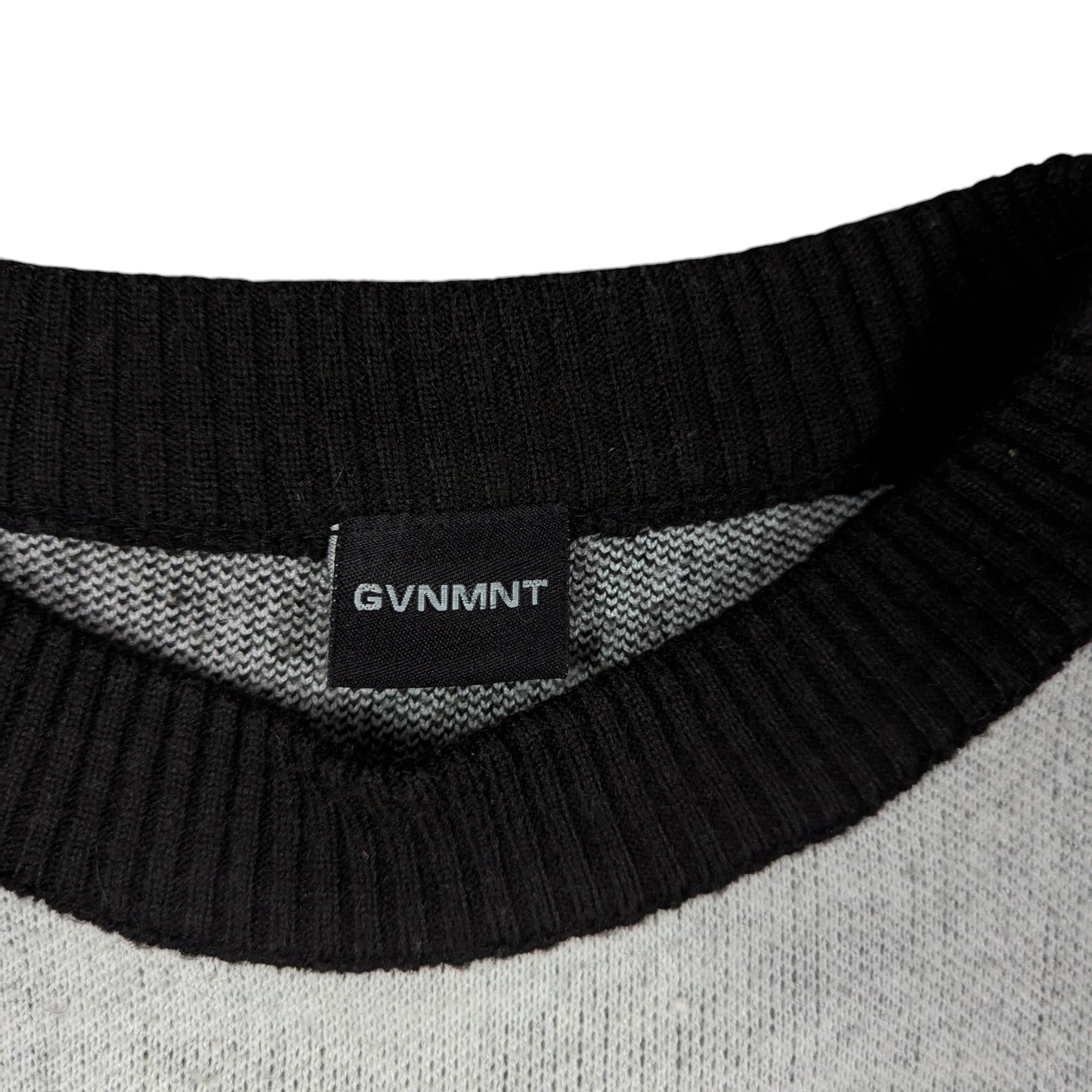 GVNMNT Knitted Sweater Size L